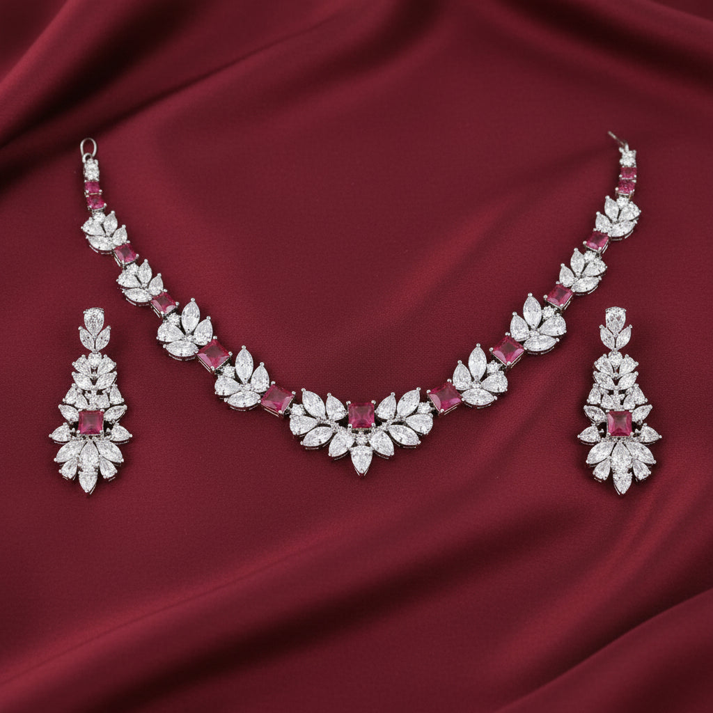 Bound Jewels Charming Wreath Necklace Set